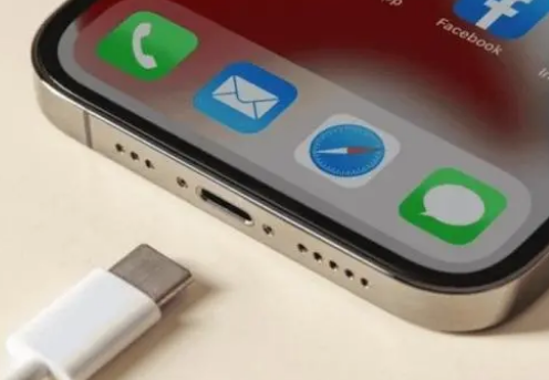 吐鲁番苹果15维修分享iPhone15改USB-C接口后能和安卓用户互借充电器吗